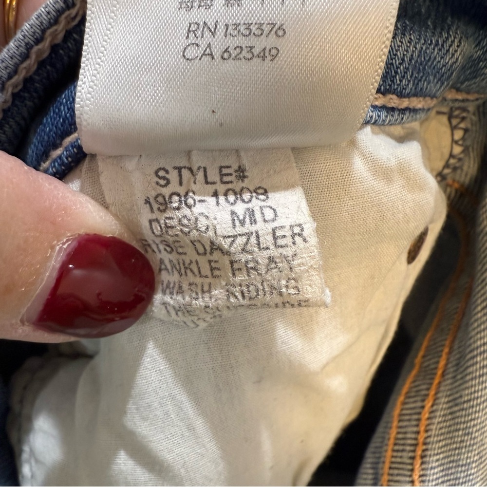 MOTHER Denim Mid Rise The Dazzler ankle fray
Size 32 - Picture 5 of 15
